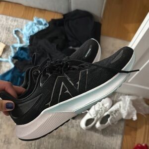 New balance fuelcell propel size 9 1/2 women’s brand new